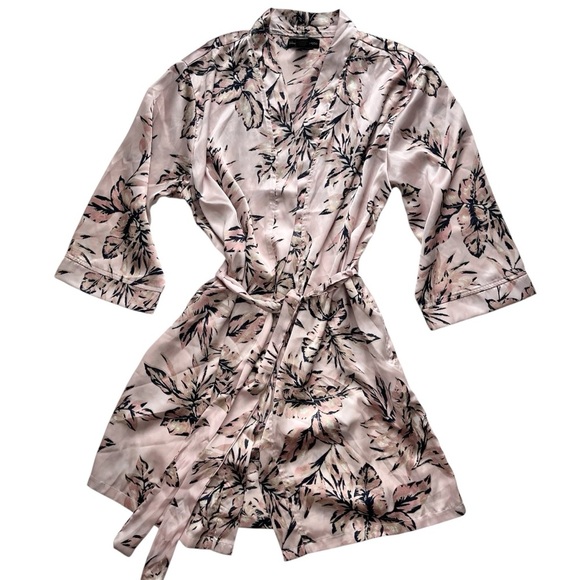 House of Harlow 1960 Satin Floral Open Front Kimono Robe Women’s Medium - Picture 1 of 4